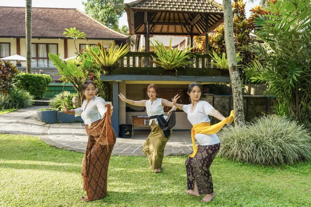 Balinese Dance Lesson 1
