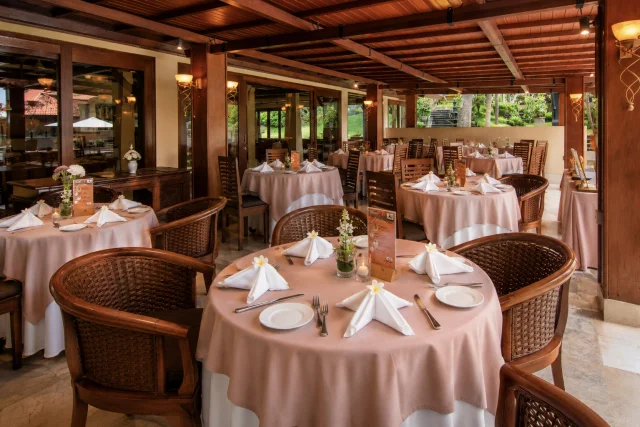 Kamani Restaurant interior