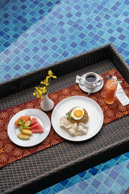 Floating Breakfast